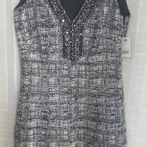 ELEGANT DRESS. SIZE: 0  PETITE. BY: LAUNDRY by SHELLI SEGAL LOS ANGELES